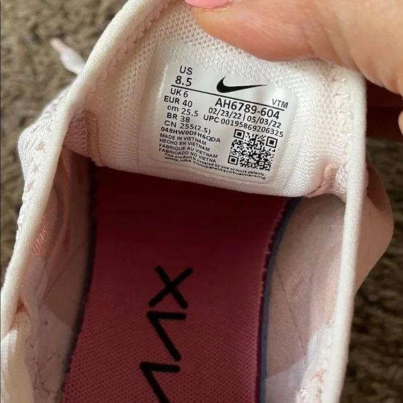 Nike Air Max 270 8.5 - Picture 8 of 10